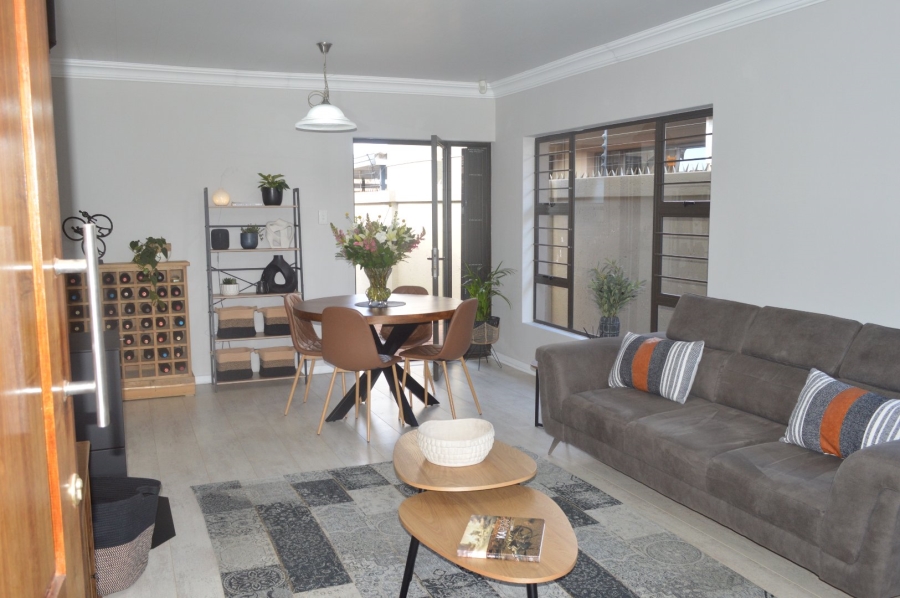 2 Bedroom Property for Sale in Flamwood North West